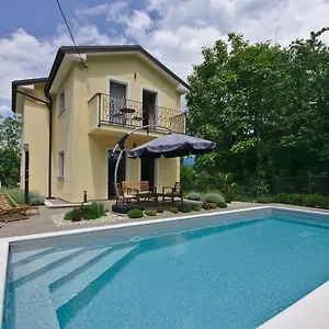  Villa House With Pool