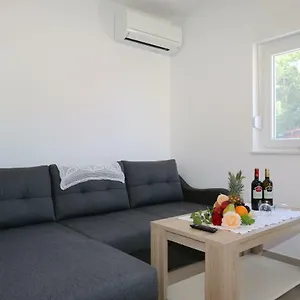  Apartment Maric-hlapa